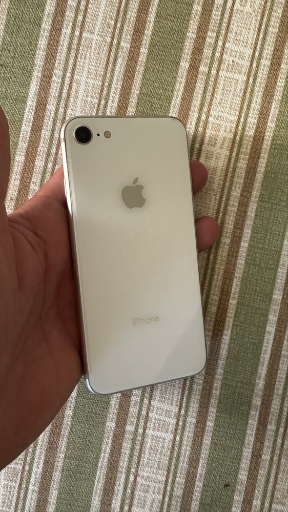 Iphone 8 , 64 gb  funciona tudo