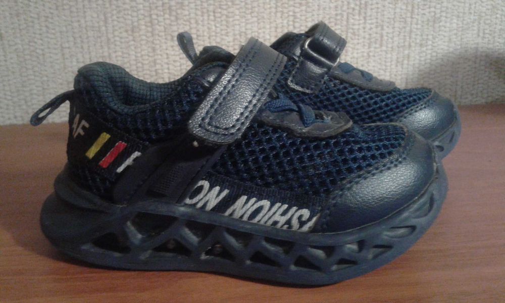 Детская обувь р-р 21, 22, 23