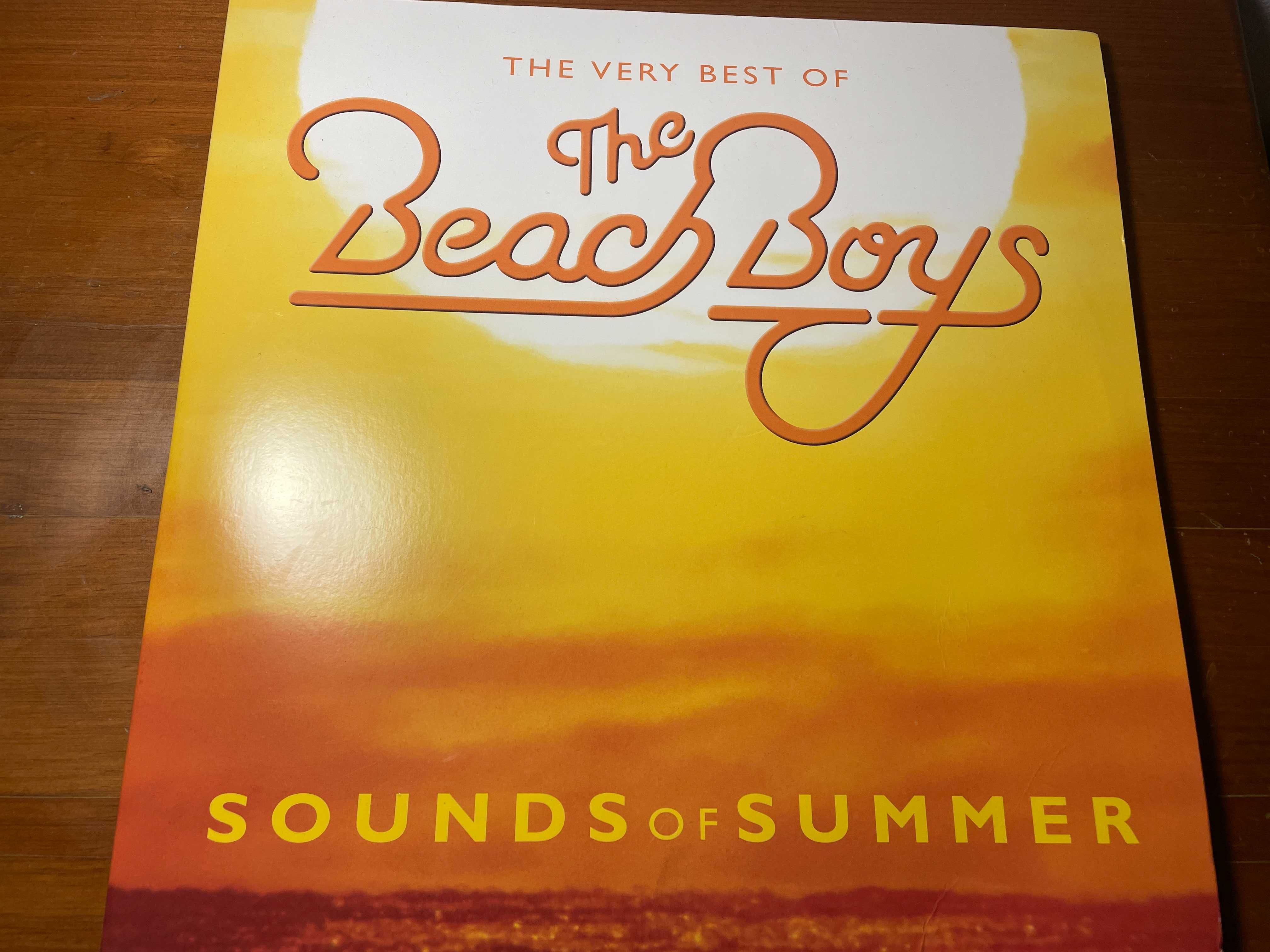 Vendo The very best of The beach Boys, com algum uso como podem ver