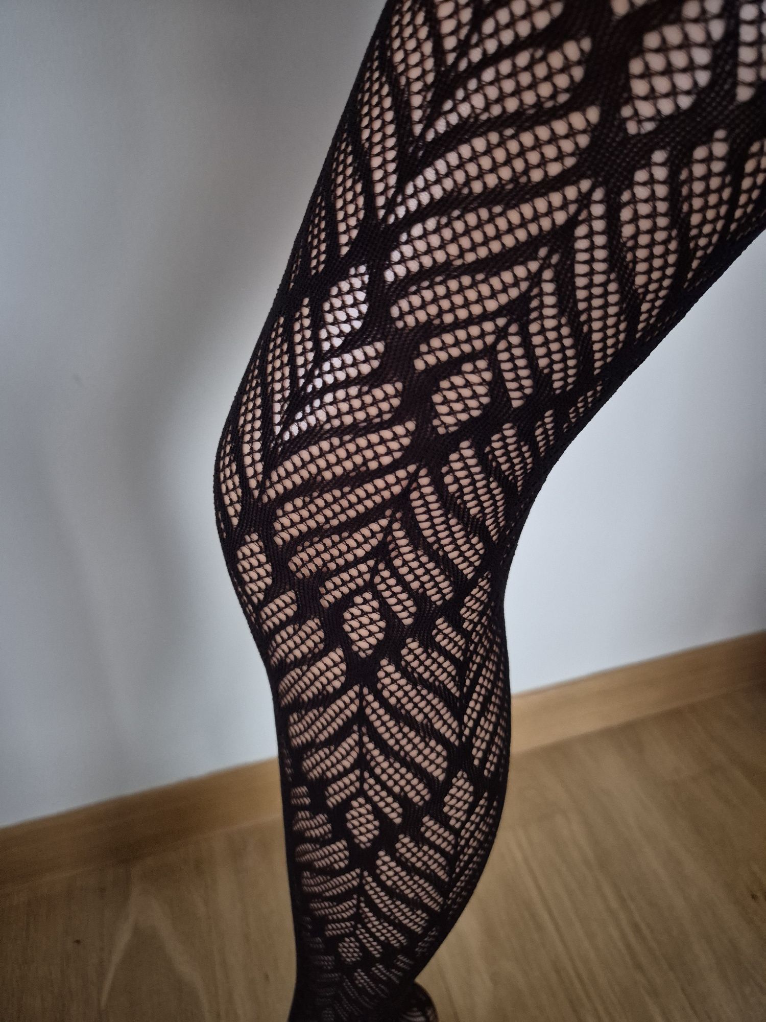 Rajstopy Calzedonia s/m czarne liście rete