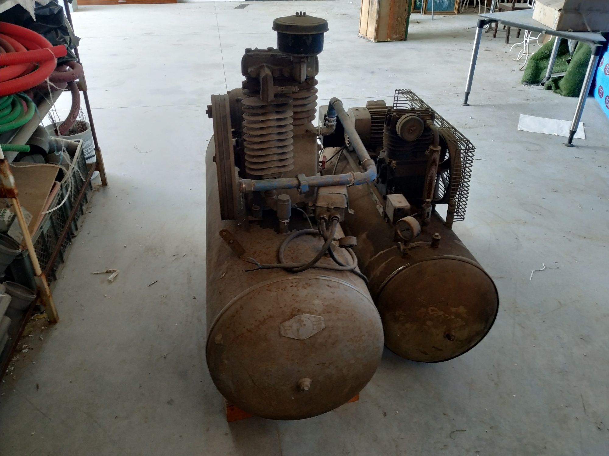 Compressores 200 e 300 l