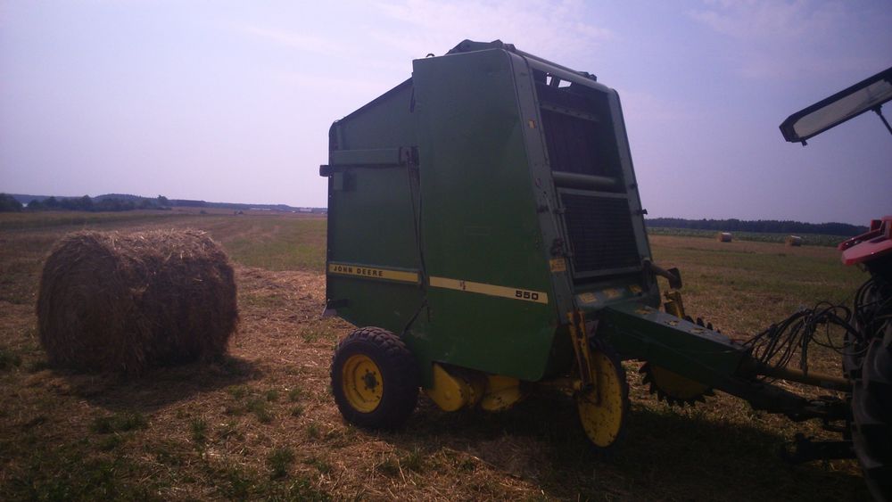 Prasa John Deere 550