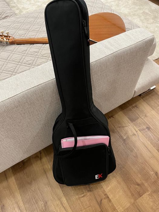 Guitarra clássica admira Alba 3/4