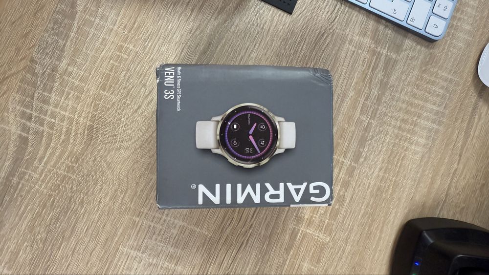 Garmin Venu 3S Soft Gold S. Steel Bezel with Ivory Case and S. Band