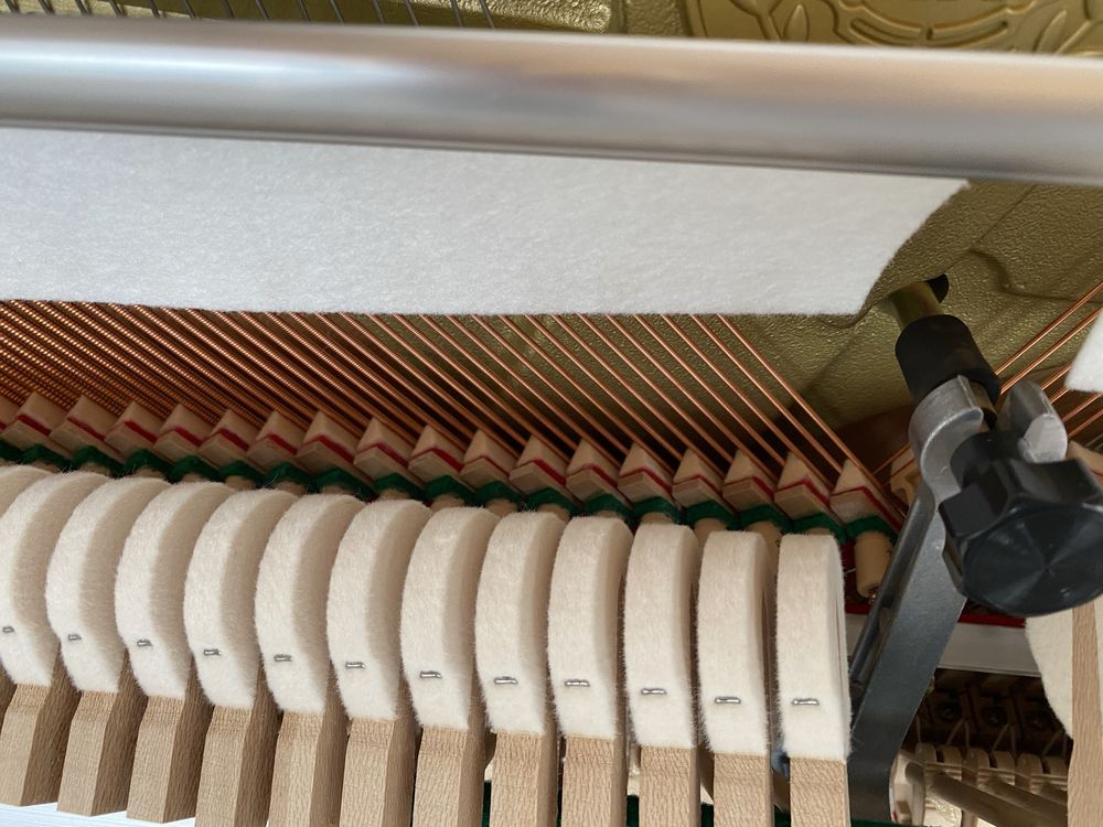 Piękne pianino Kawai K18