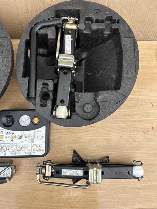 Домкрат Renault ZOE рено зое зоя