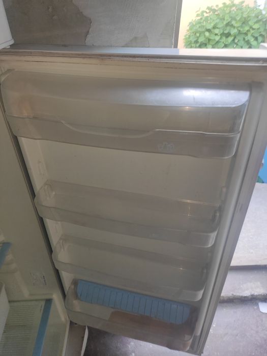Холодильник indesit RA32G