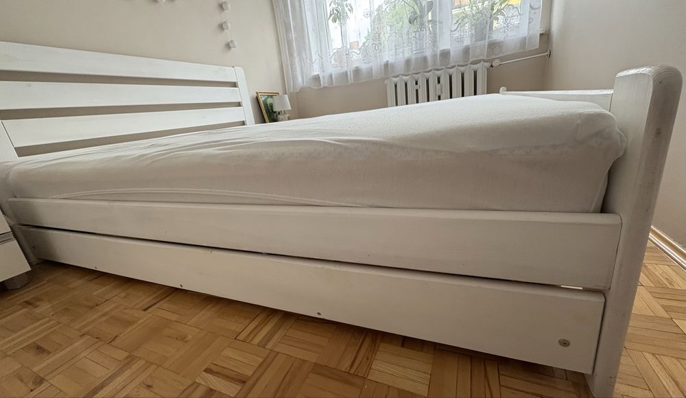 Łóżko dwuosobowe drewniane