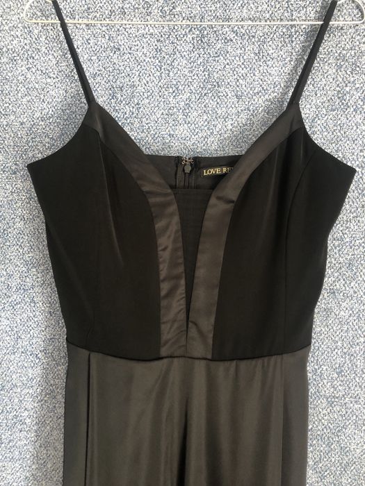 Чорна вечірня сукня