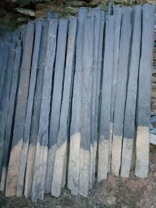 Esteios pedra de xisto