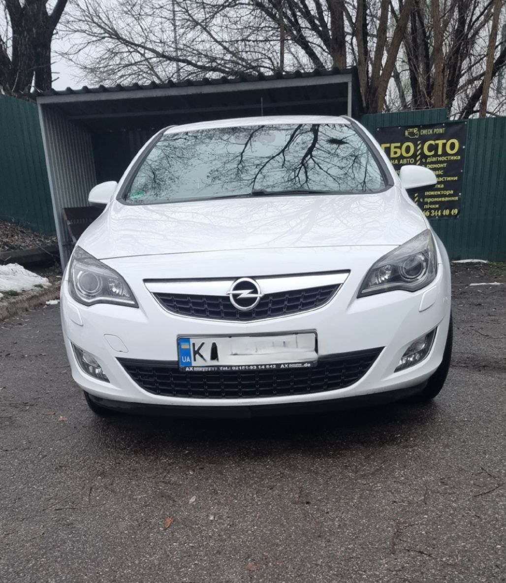 Opel Astra ( Опель Астра) 2010