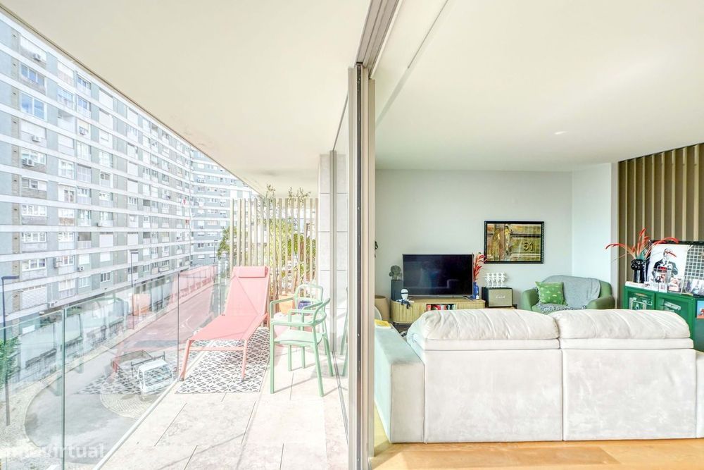 Apartamento T2 com varanda e estacionamento nas Amoreiras,  Lisboa