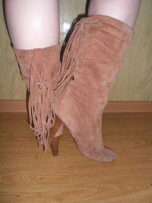 натуральна шкіра/високі чоботи /низький хід /39-40 розмір