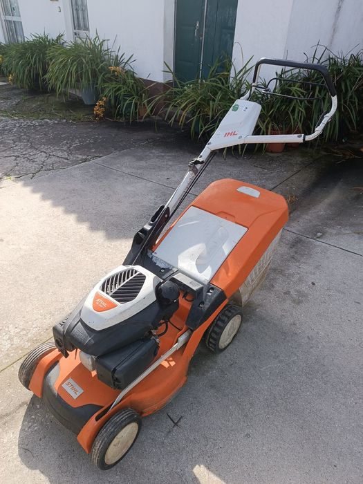 Máquina cortar Relva STIHL