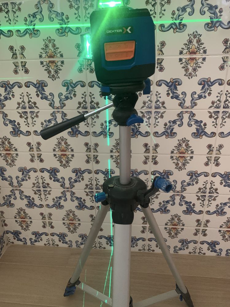 Laser auto-nivelante com tripé