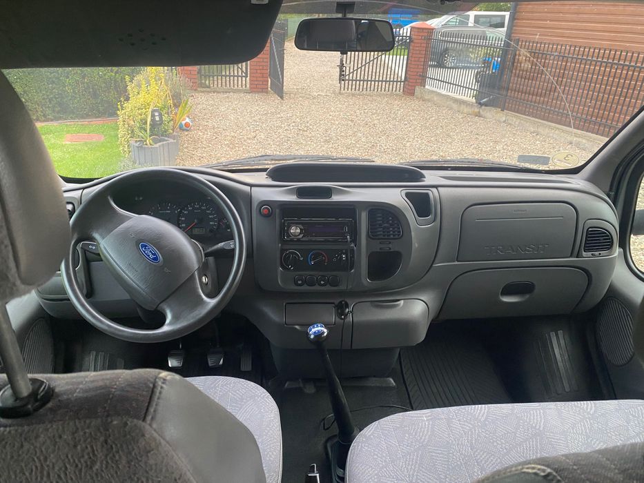 Ford Transit 9 osobowy 2005