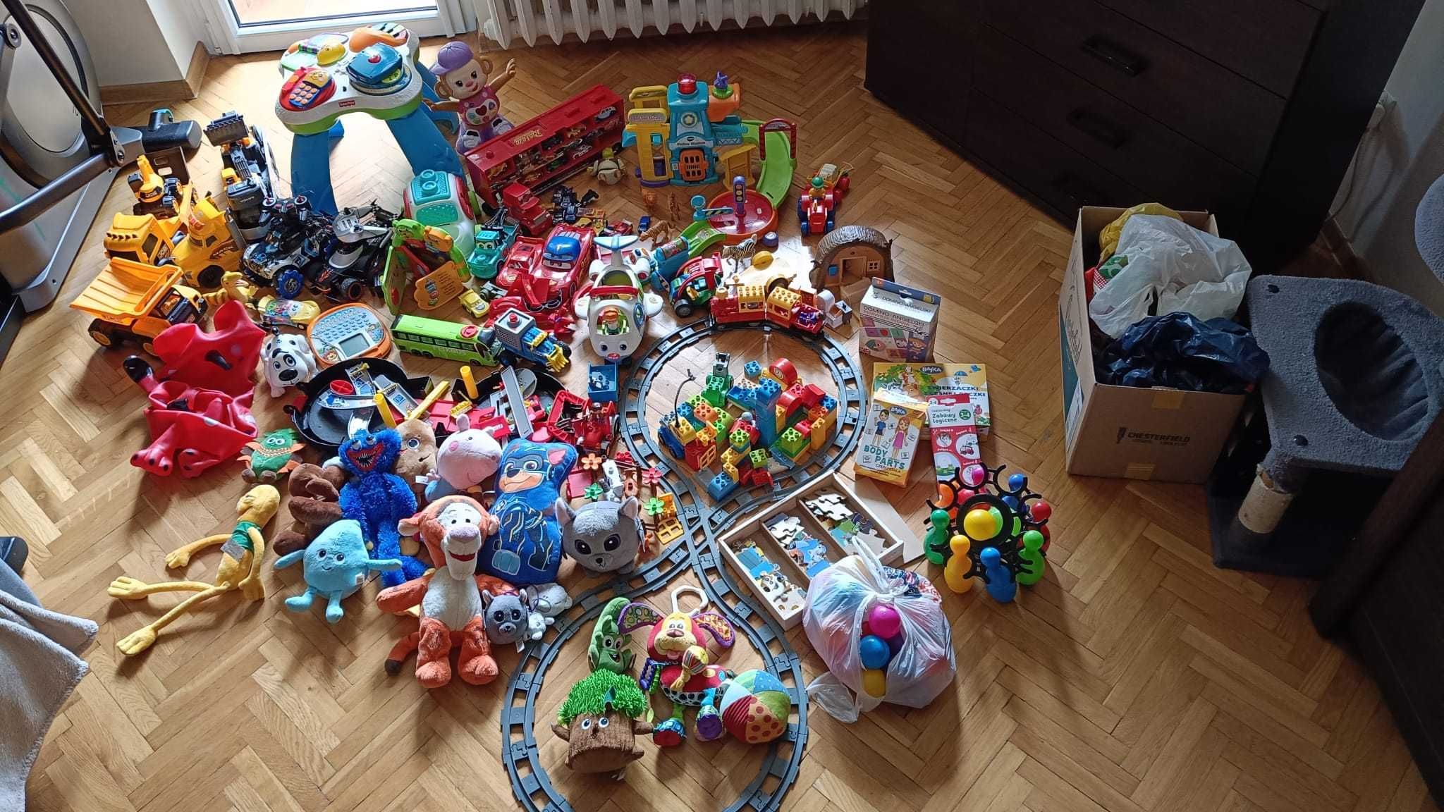 Zabawki mix auta pluszaki stolik klocki