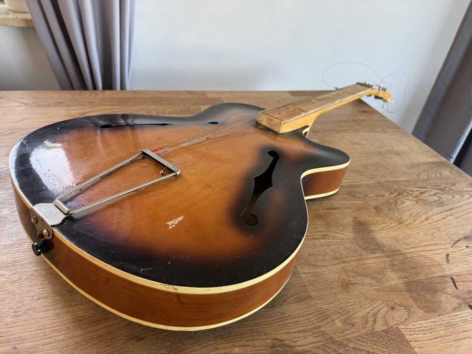 Gitara Defil Jazz