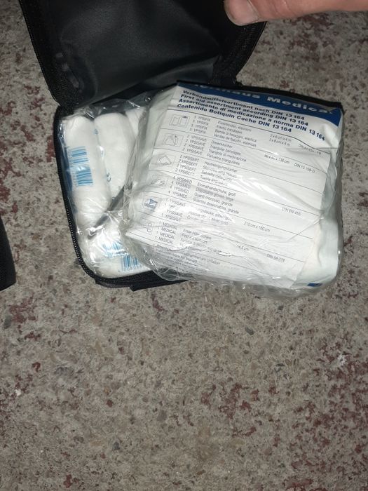 Kit primeiro socorros Audi