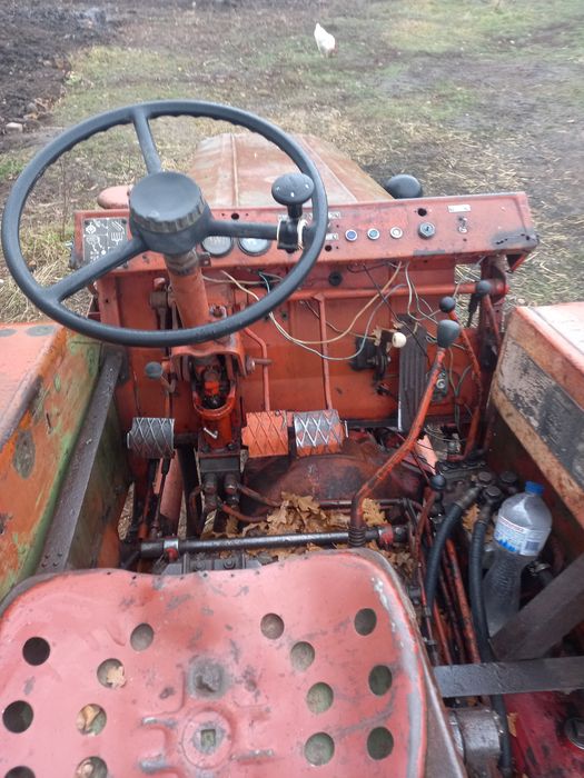 Продам трактор  Т25