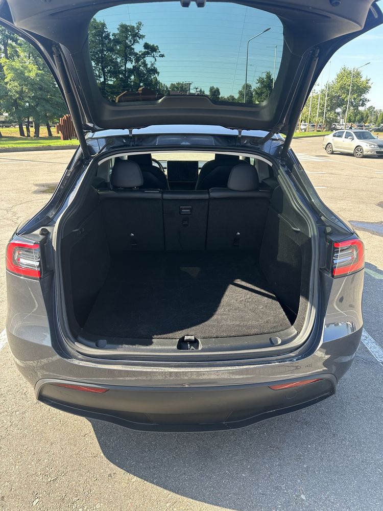Tesla model Y 2023 Long Range Dual Motor