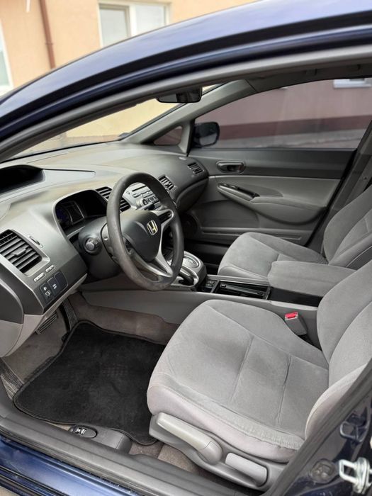 HONDA CIVIC 1.8 на автомате