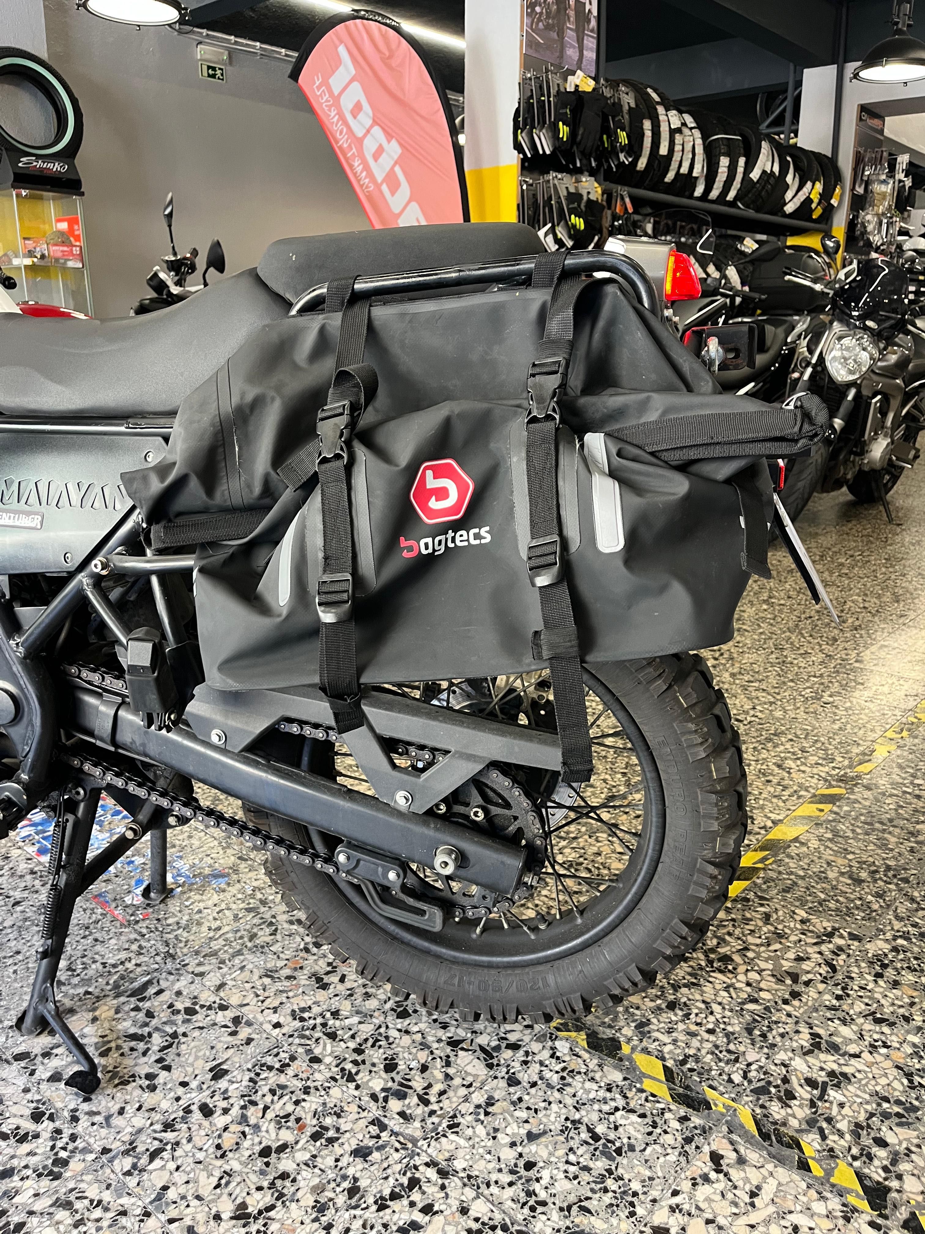 Royal Enfield Himalayan 411 Extras Pneus mistos