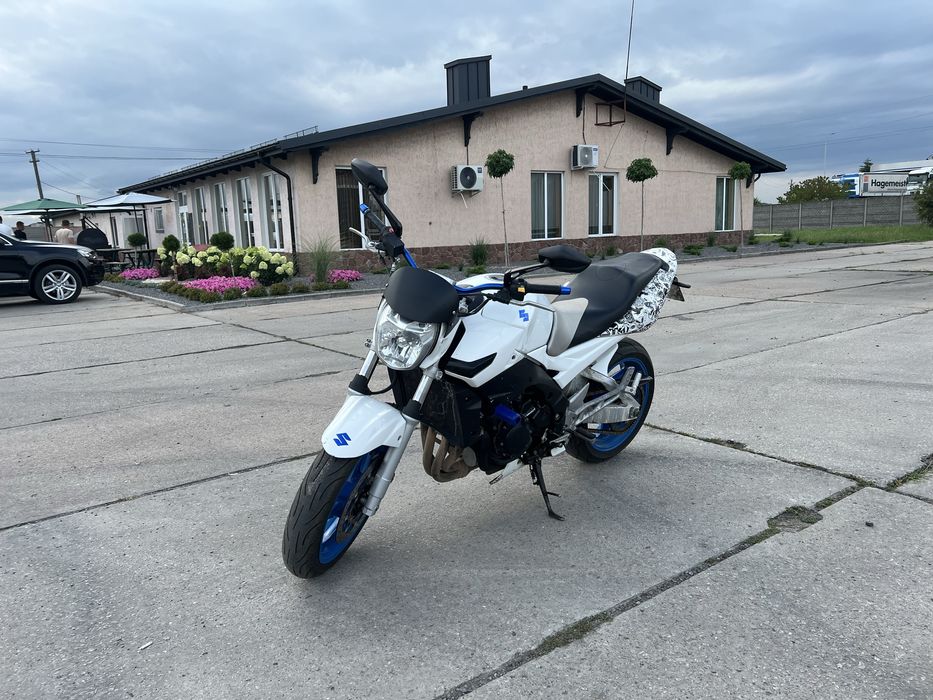 Suzuki GSR 600 2008 рік