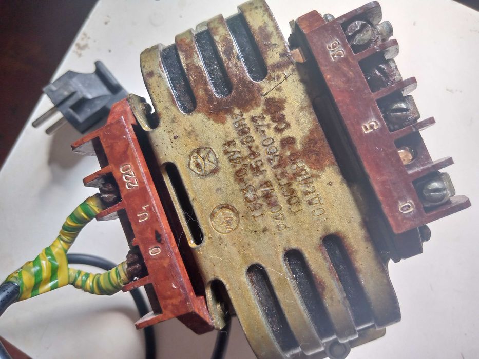 Трансформатор понижающий 0,4 кВа.