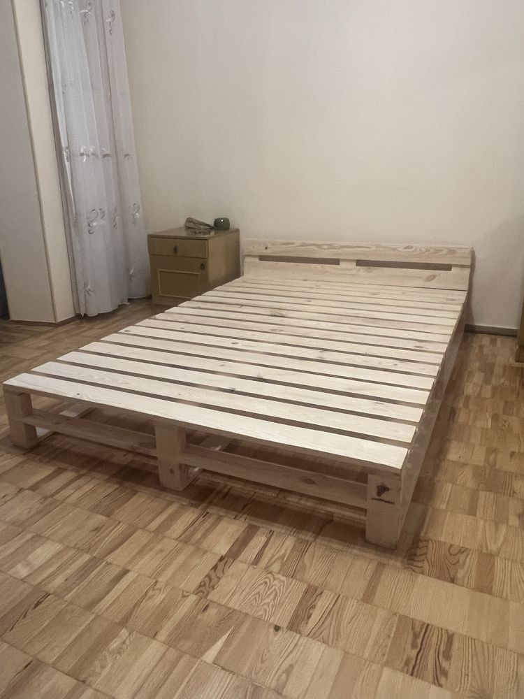 Кровать из паллет , кровать из поддонов , ліжко з дерева