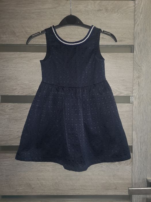 Elegancka sukienka granatowa Benetton