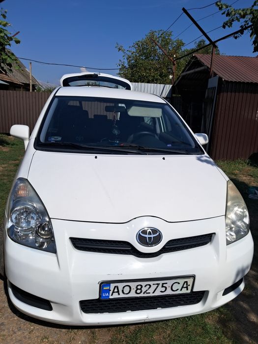 Тойота Королла версо