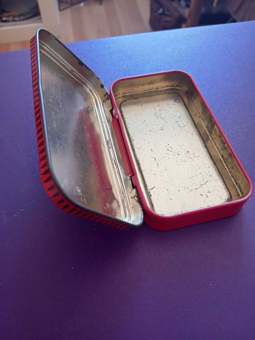 Caixa vazia de Papel de Fumar Eight Bells