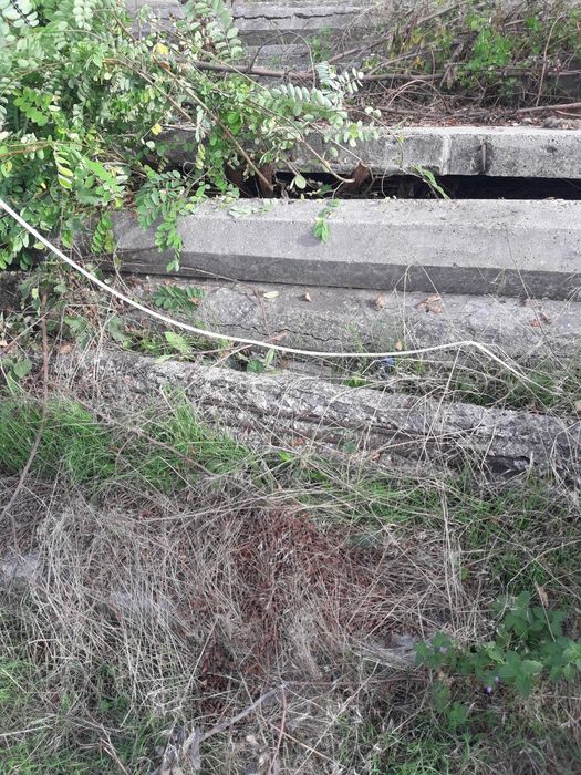 Плиты пустотки, столбы, ж/д шпалы