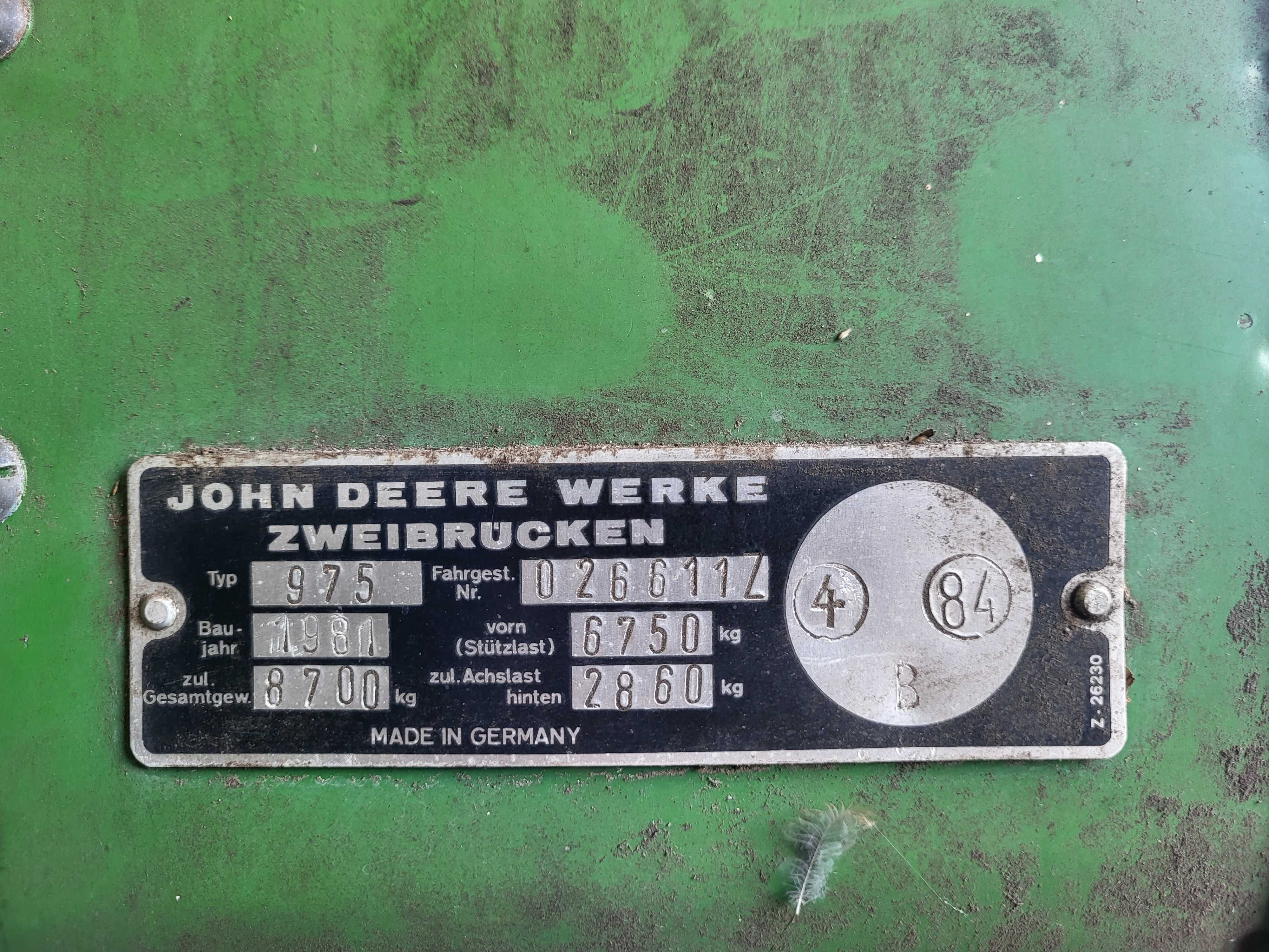 John Deer 975 Garażowany