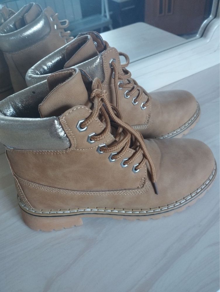 Ботинки в стиле timberland. Ботінки жіночі