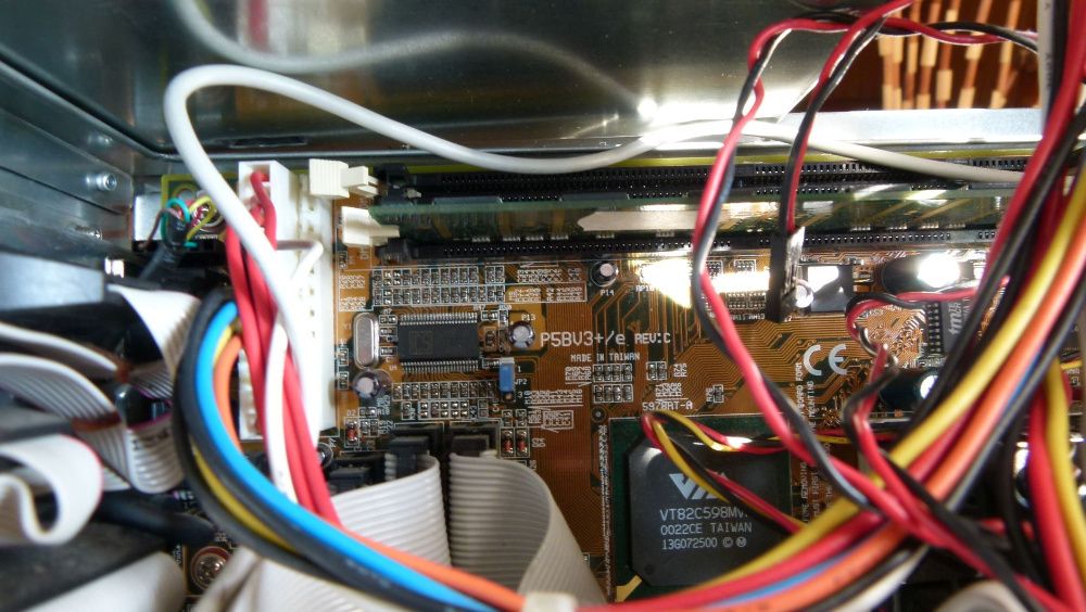 Komputer AMD K6 500MHz DFI P5BV3+/e 64MB RAM ISA AT TNT2