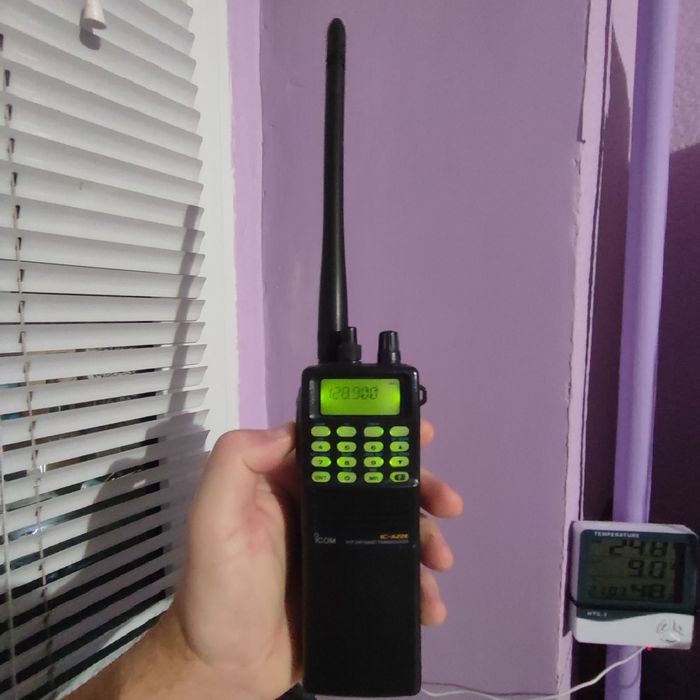 Рация  авиационная Icom ic-a22e
