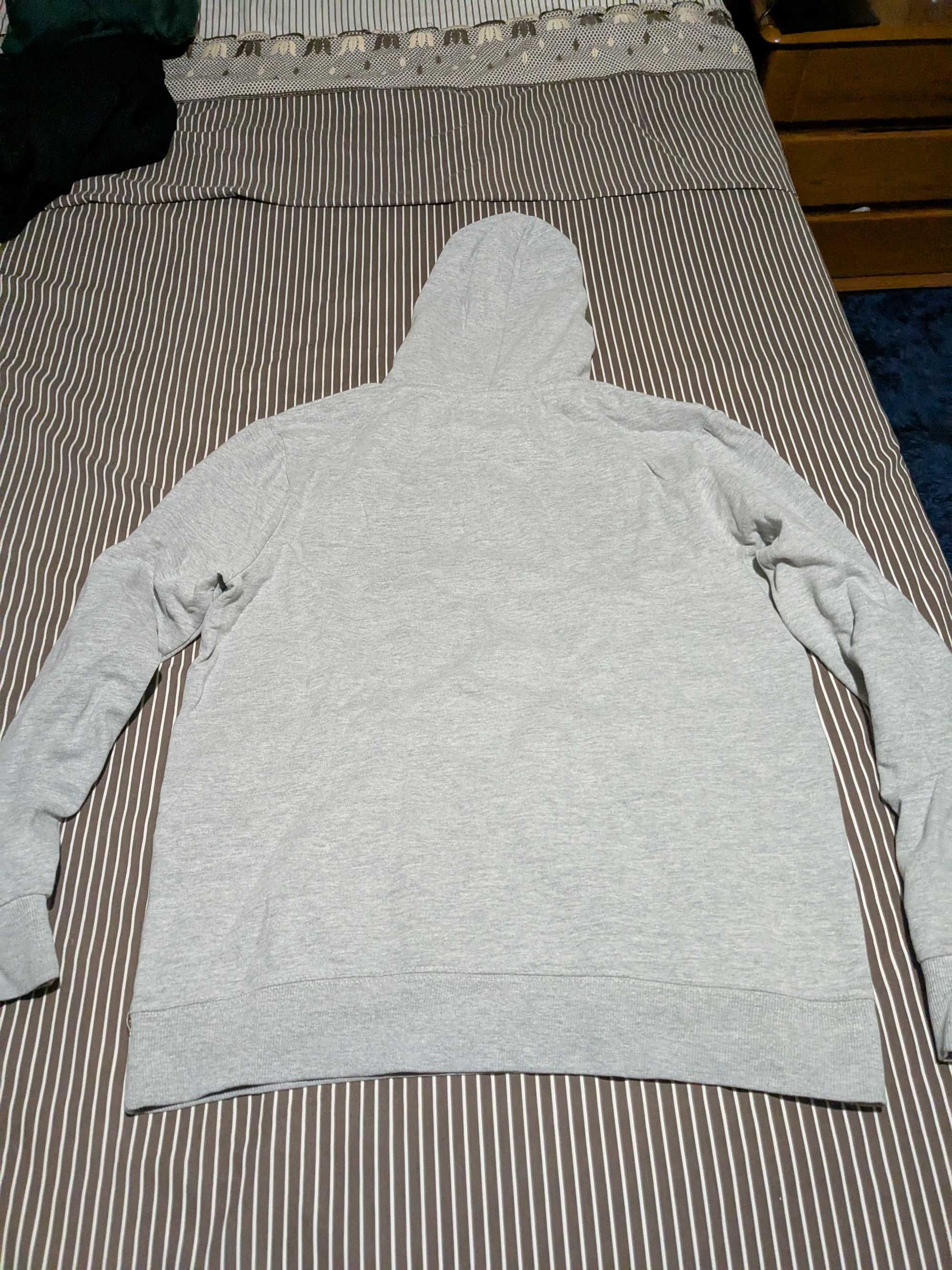 Sweatshirt cizenta pull&Bear Tamanho L