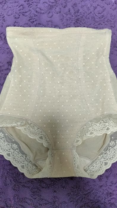 Белье женское с утяжкой.Цвет бежевый