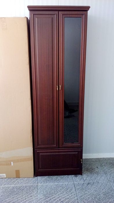 BAIXA DE PREÇO! -Quarto, sala,escritório? - Móvel alto,mogno,3 portas