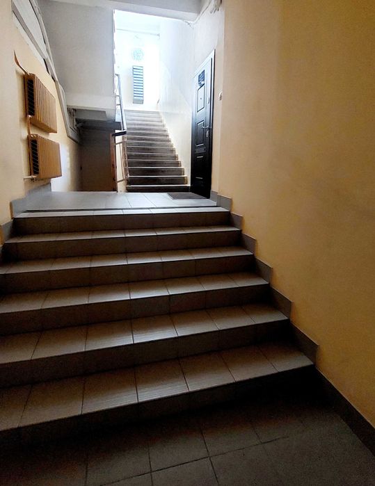 Грушевського 28/2. Метро Арсенальна, Хрещатик. Офіс 76кв.м