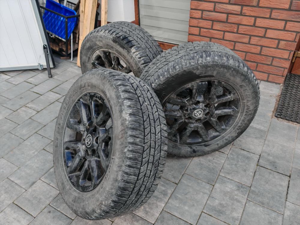 Oryginalne felgi toyoty Hilux Invincible  i Opony Yokohama Geolandar