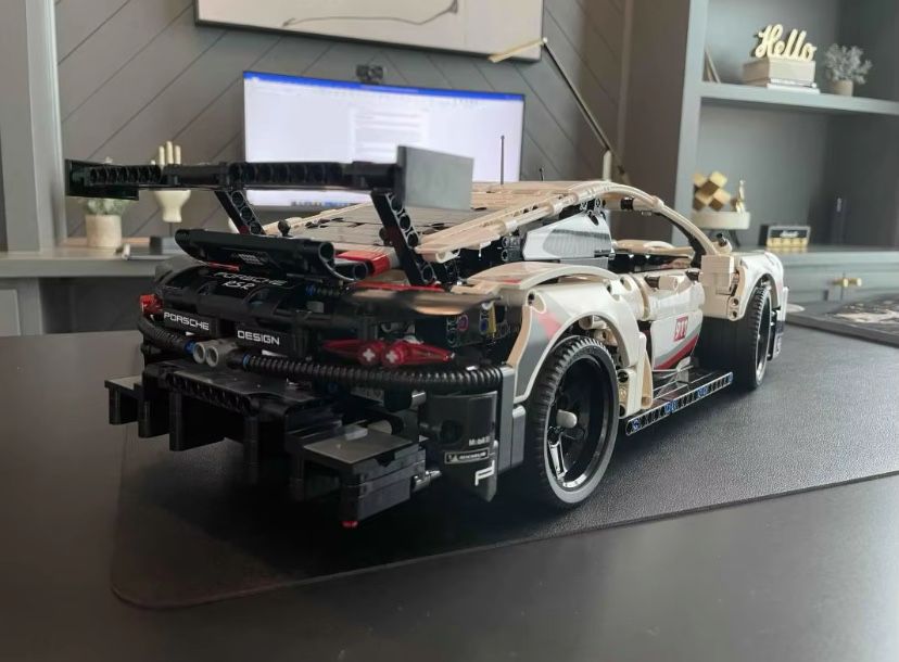 Technic Porsche 911 RSR - 1580 peças
