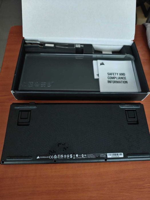 Corsair K65 Plus wireless teclado