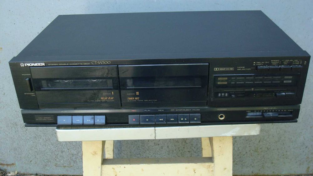 Двухкасетная дека Pioneer CT-W300