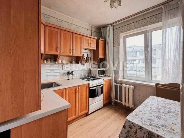 Продаж 3х кімнатної квартири на Оболоні, метро Мінська, Оболонь