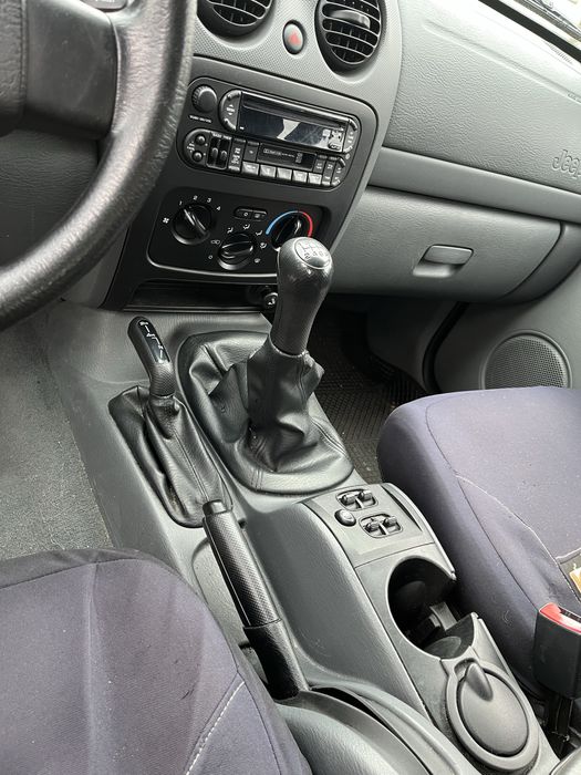 Jeep Cherokee KJ 2.4 ben 05r 140tys km