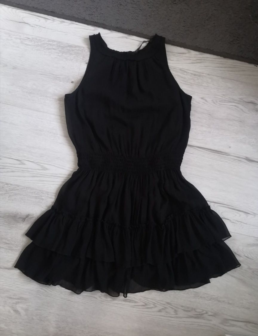 Zara czarna rozkloszowana sukienka falbanki.