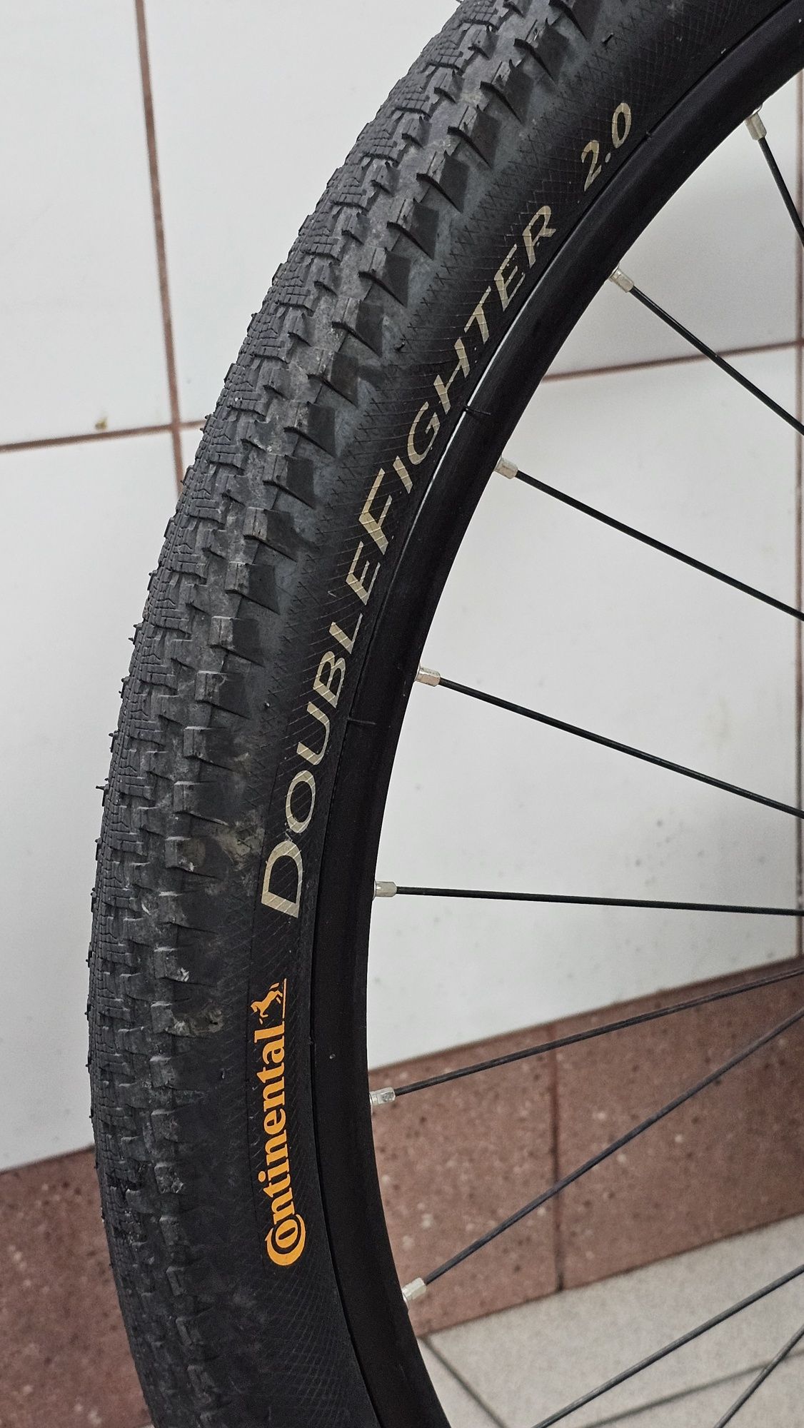 Cube Attention  roz. Ramy M koła 27.5 Deore Rock Shox Continental